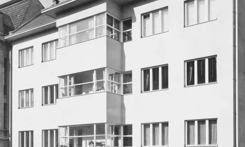 C323 Apartment building